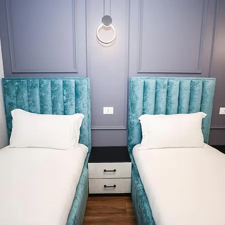 Great Style 2 Bedroom Apartment, Komuna E Parisit *