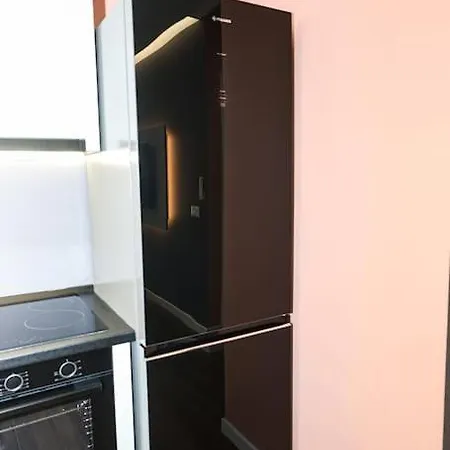 Great Style 2 Bedroom Apartment, Komuna E Parisit *