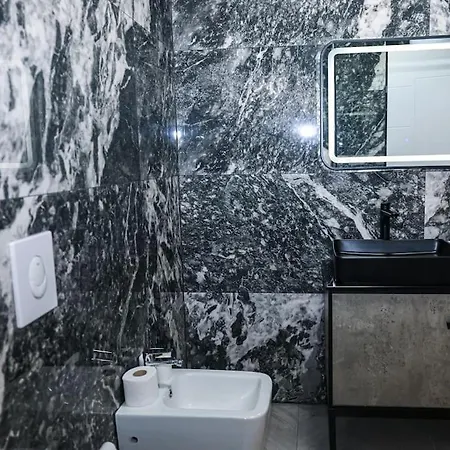 Apartment Great Style 2 Bedroom Apartment, Komuna E Parisit *