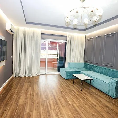 Great Style 2 Bedroom Apartment, Komuna E Parisit *